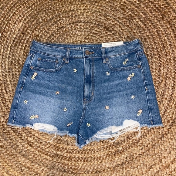 AE denim shorts with flower embroidery - Picture 3 of 6